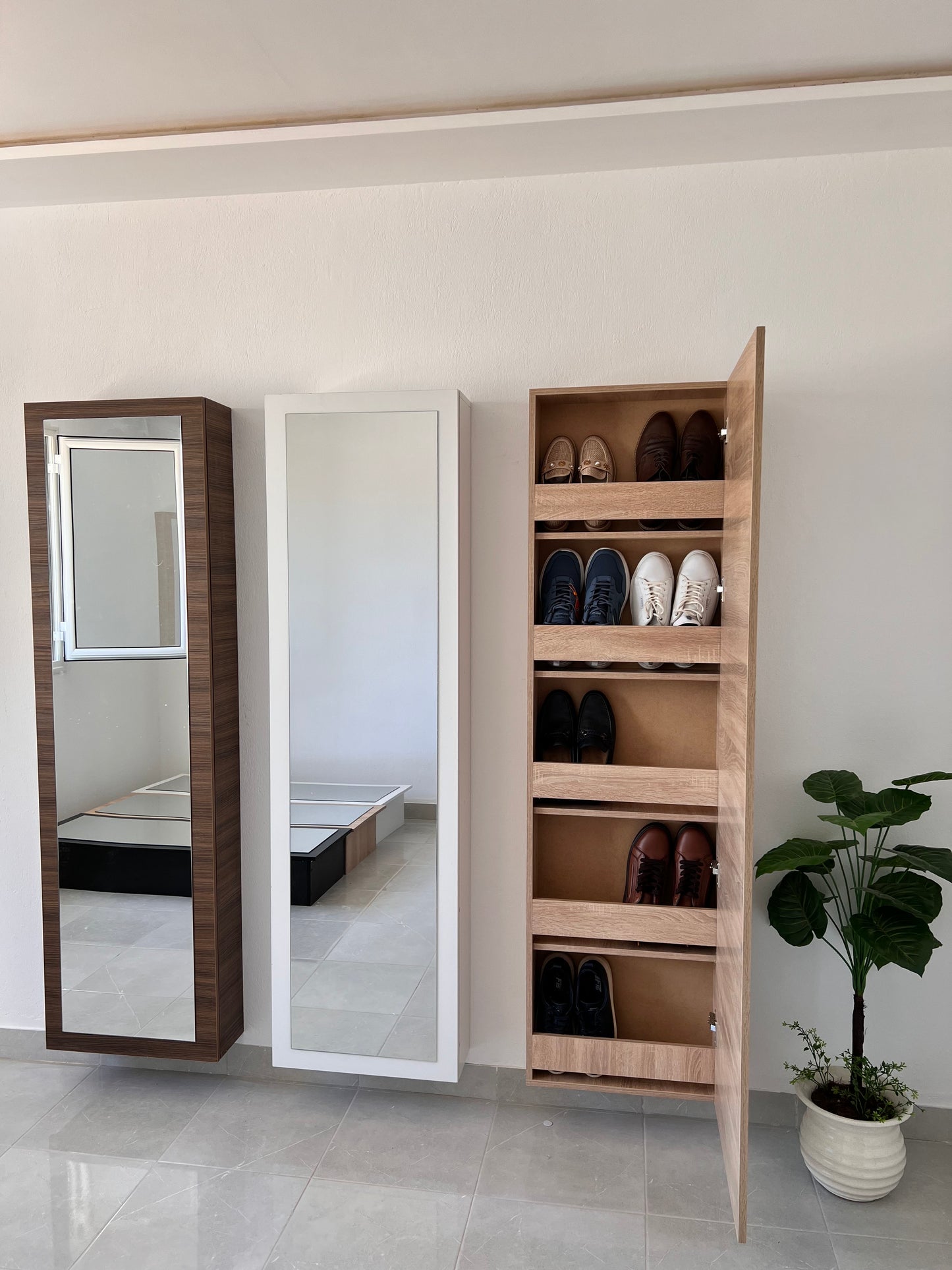 Porte chaussures suspendu avec miroir