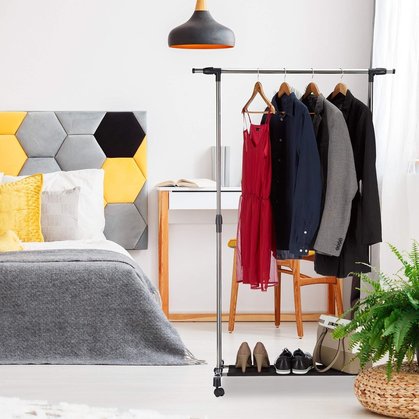 Support de vêtements ajustable