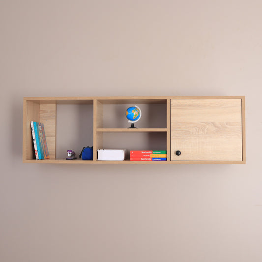 Bibliothèque murale suspendue beige – vue de face avec livres, globe et porte ouverte