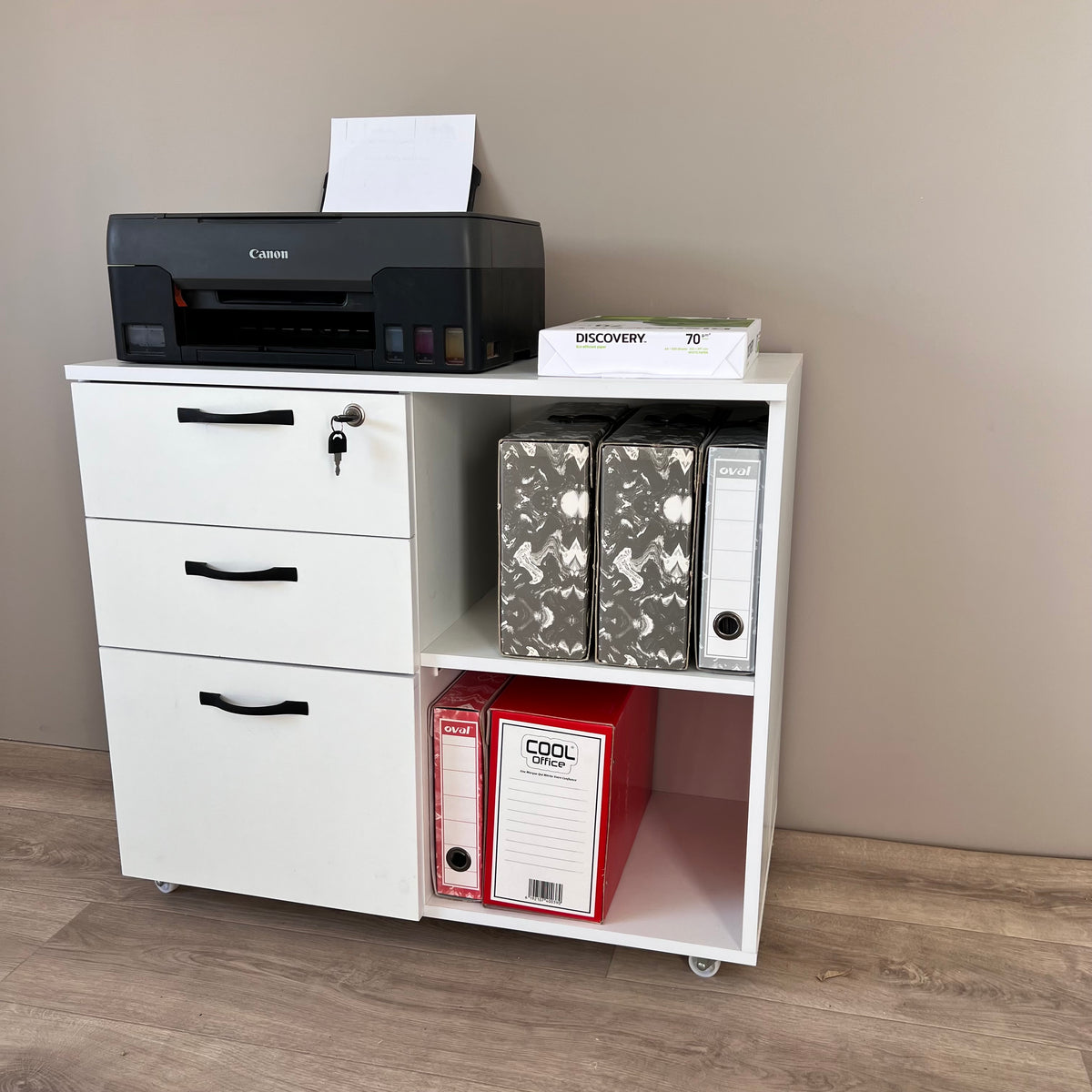 Meuble rangement bureau blanc – vue de face avec imprimante Canon et classeurs