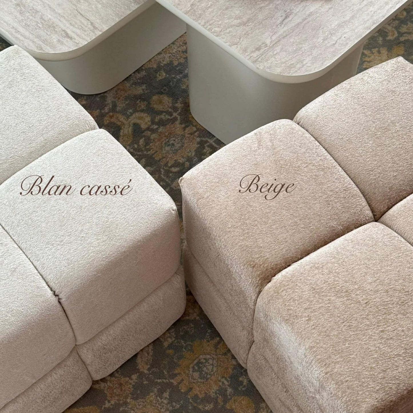 	Pouf carré blanc cassé vue de face – Decotek