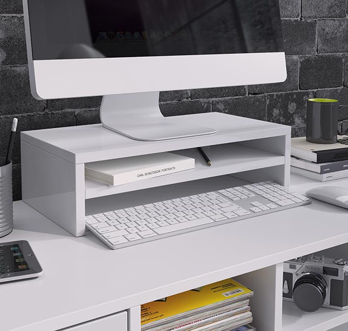 Rehausseur écran blanc avec étagère – en situation bureau avec moniteur et clavier